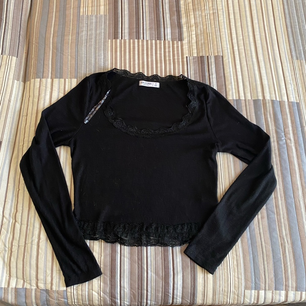 Arizona Womens Long Sleeve Top. Size: Medium. Color: Black.